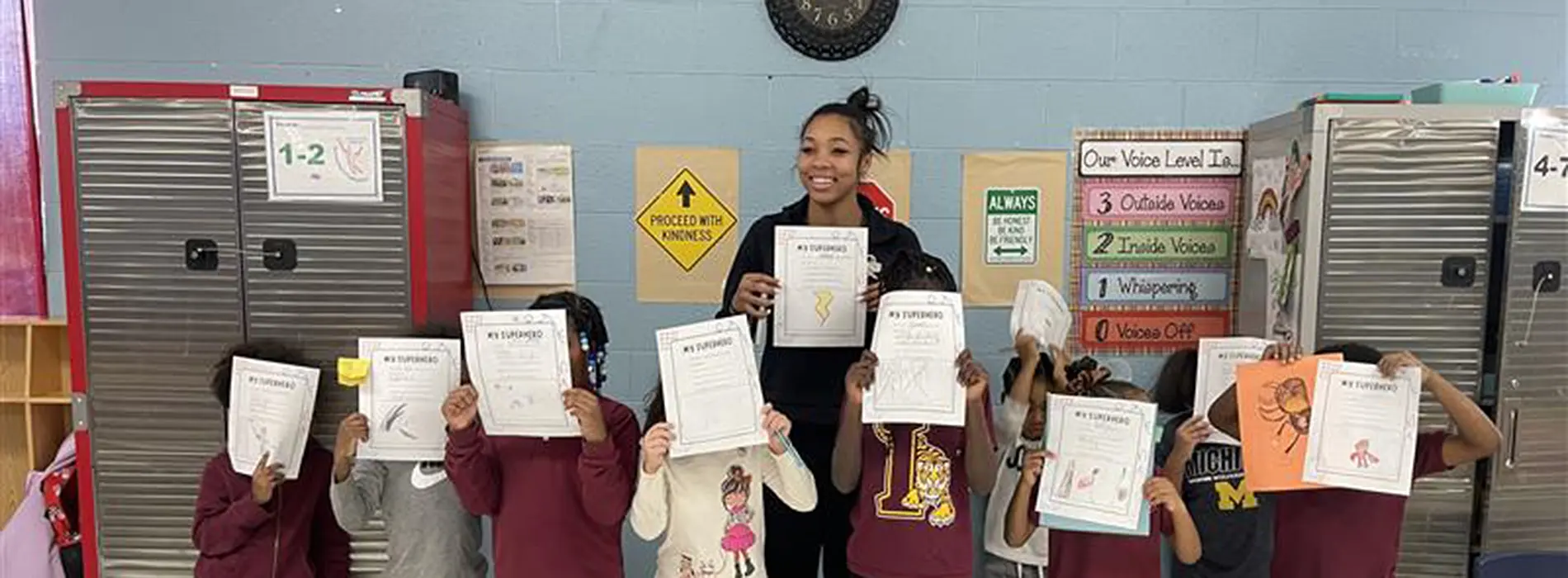 mentors and mentees at escuela avencemos