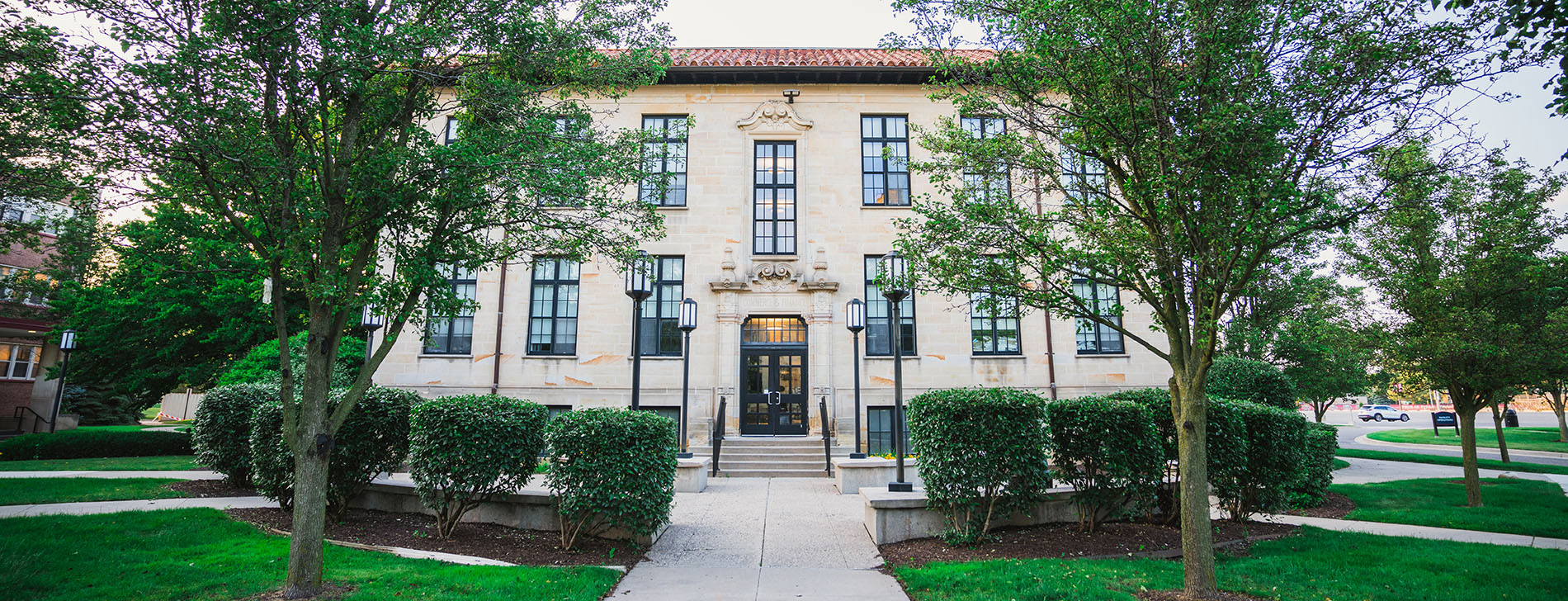 A photograph of the Commerce & Finance Building.