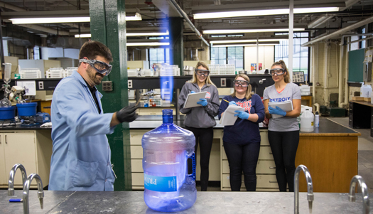 Detroit Mercy's College of Engineering and Science and the Louis Stokes Midwest Center of Excellence (LSMCE) recently signed a collaborative agreement to increase the number of under-represented minority students in the fields of science, technology, engineering and math (STEM).