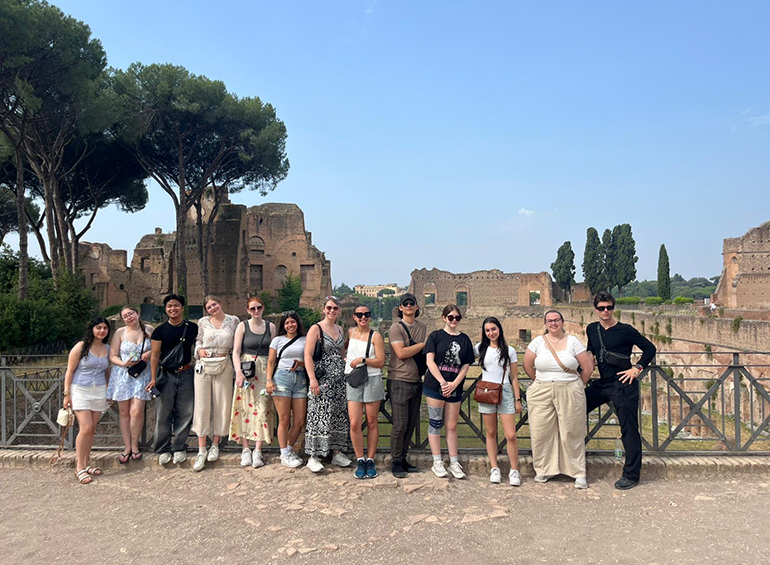 group photo of student in study abroad program