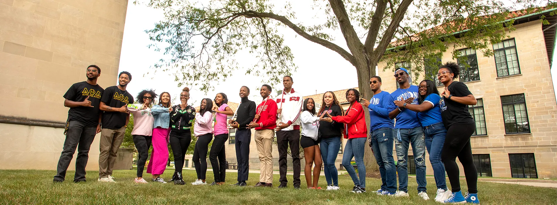 Students organization fair around the Fisher Fountain
